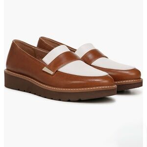 NWB Naturalizer Adiline Lug Sole Loafers Tan and Cream - size 7 WIDE